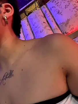 DayanaDG online show from 11/22/25, 11:03