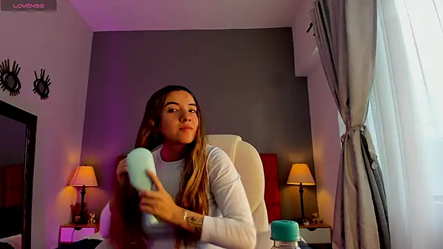 Vela jade online show from 10/15/25, 07:44