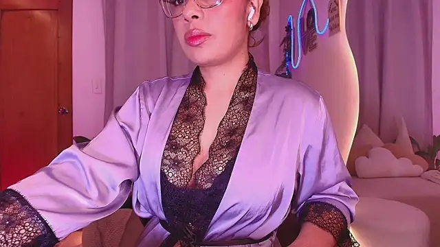 megansan  online show from 05/12/26, 01:39