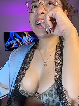 megansan  online show from 10/10/25, 12:50