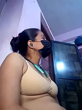 Snapshot of 3USHA chatting on 10/02/25, 08:40 3USHA online show from 10/02/25, 08:40