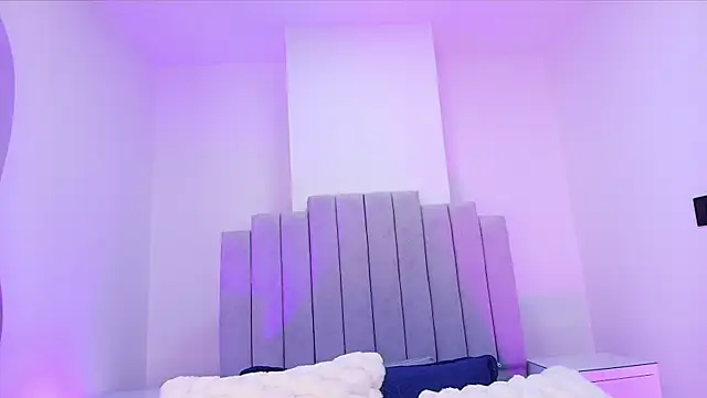 valecastro  online show from 11/21/25, 07:24