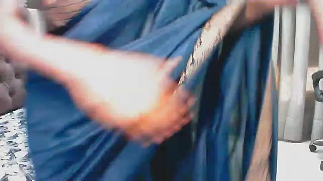 elize   online show from 11/17/25, 03:21