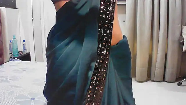 elize   online show from 11/15/25, 05:11