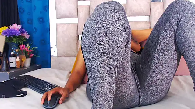 AmbarSmit online show from 02/13/26, 02:55