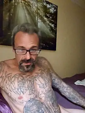 Snapshot of sethdarby chatting on 09/13/25, 05:07 sethdarby online show from 09/13/25, 05:07