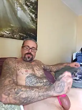 Snapshot of sethdarby chatting on 09/10/25, 02:38 sethdarby online show from 09/10/25, 02:38