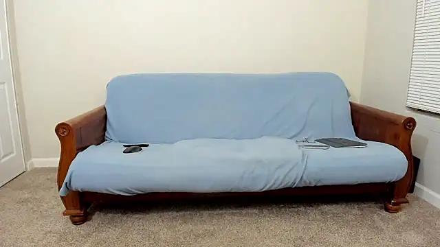 KristalMountain online show from 12/17/25, 05:01