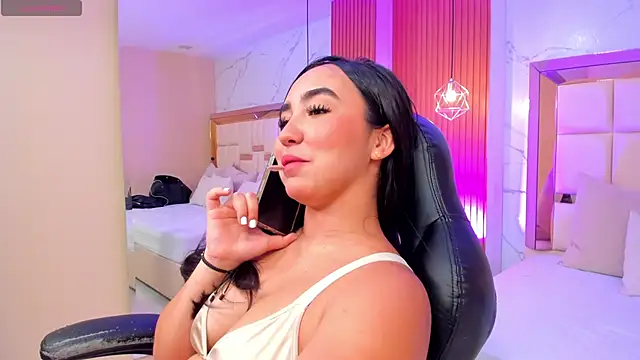 Snapshot of julieta_rosee chatting on 05/20/26, 11:46 julieta rosee online show from 05/20/26, 11:46