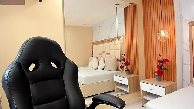 julieta rosee online show from 11/28/25, 10:21