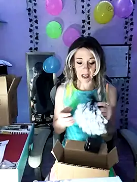 Purple2StayThnxx online show from 10/04/25, 12:23