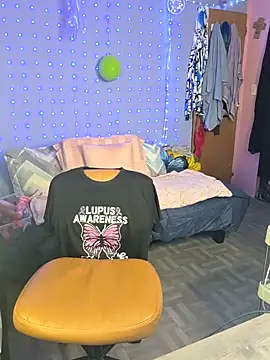 Purple2StayThnxx online show from 04/10/26, 11:39