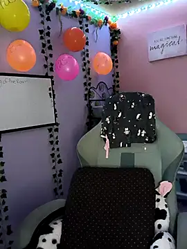 Purple2StayThnxx online show from 09/25/25, 01:00