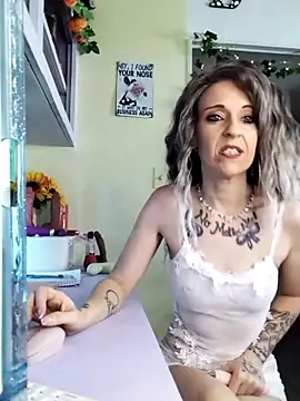 Purple2StayThnxx online show from 05/14/26, 06:05