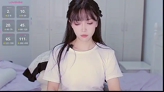 Snapshot of XiaoNana_ chatting on 09/29/25, 01:34 XiaoNana online show from 09/29/25, 01:34