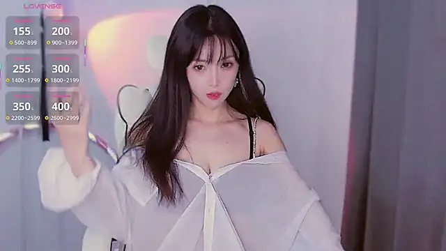 XiaoNana  online show from 11/14/25, 09:35