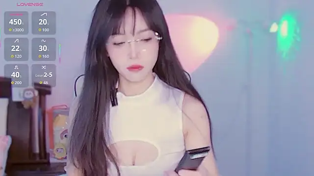 XiaoNana  online show from 12/15/25, 01:33