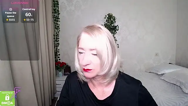 hunters woman online show from 09/09/25, 04:49
