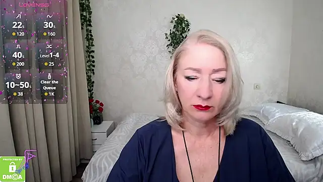 hunters woman online show from 09/25/25, 12:11