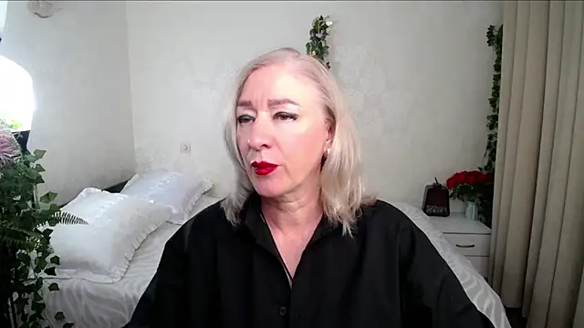 Snapshot of hunters_woman chatting on 06/04/26, 03:06 hunters woman online show from 06/04/26, 03:06