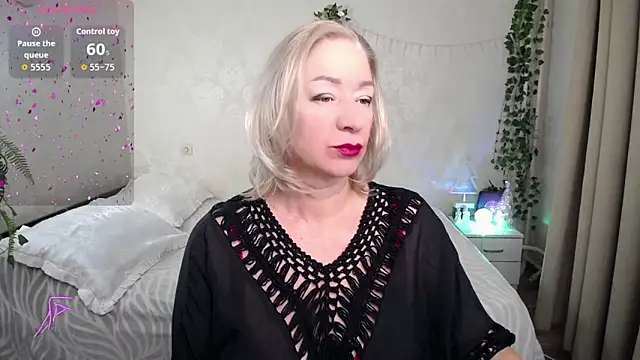 hunters woman online show from 12/18/25, 10:35