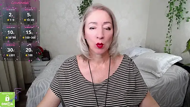 hunters woman online show from 10/08/25, 02:07