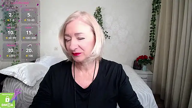 hunters woman online show from 10/31/25, 12:24