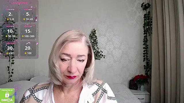 hunters woman online show from 11/06/25, 01:59