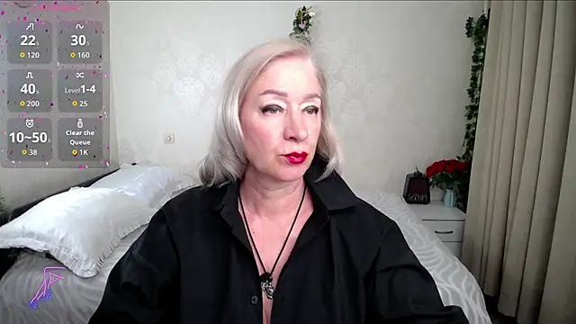 Snapshot of hunters_woman chatting on 06/14/26, 04:52 hunters woman online show from 06/14/26, 04:52