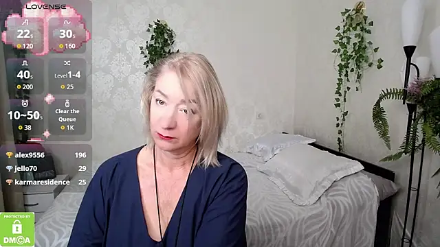 hunters woman online show from 10/15/25, 01:26