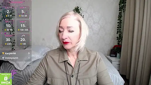 hunters woman online show from 10/26/25, 12:27