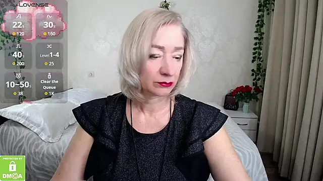 hunters woman online show from 11/07/25, 02:10