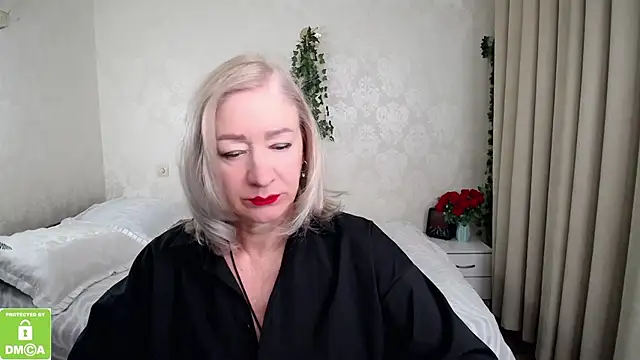 hunters woman online show from 03/01/26, 07:36