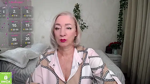 hunters woman online show from 11/17/25, 03:05