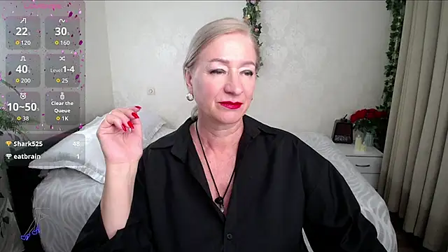 Snapshot of hunters_woman chatting on 07/06/26, 03:03 hunters woman online show from 07/06/26, 03:03