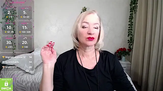 hunters woman online show from 11/01/25, 12:28