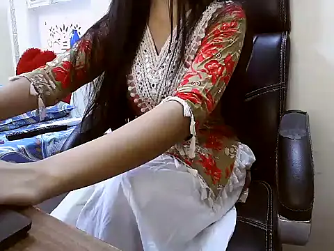 Snapshot of Simranjeet_kaur26 chatting on 07/17/26, 02:14 Simranjeet kaur26 online show from 07/17/26, 02:14
