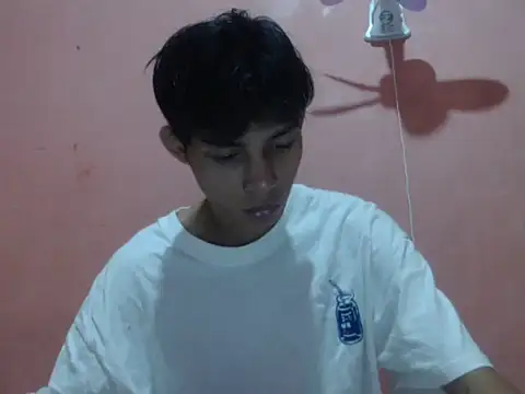 Snapshot of Kyoshi_19 chatting on 10/25/25, 06:45 Kyoshi 19 online show from 10/25/25, 06:45