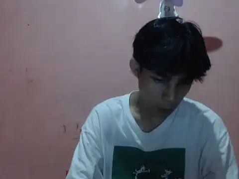 Snapshot of Kyoshi_19 chatting on 10/31/25, 04:14 Kyoshi 19 online show from 10/31/25, 04:14