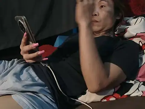 Snapshot of YourTopweng chatting on 11/15/25, 09:57 YourTopweng online show from 11/15/25, 09:57