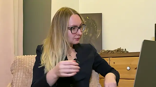 KiraxFate online show from 11/17/25, 04:11