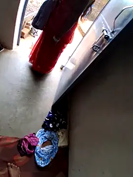 RAYI Queen 3 online show from 10/31/25, 03:36