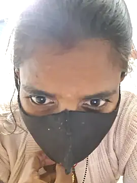 RAYI Queen 3 online show from 12/14/25, 04:01