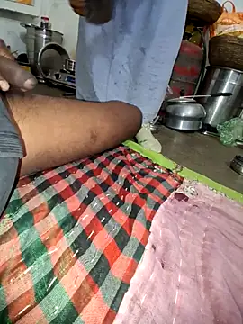 RAYI Queen 3 online show from 12/15/25, 04:07