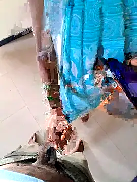 Snapshot of RAYI_Queen_3 chatting on 09/11/25, 10:37 RAYI Queen 3 online show from 09/11/25, 10:37