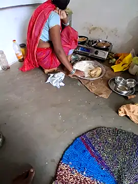 Snapshot of RAYI_Queen_3 chatting on 10/27/25, 03:07 RAYI Queen 3 online show from 10/27/25, 03:07