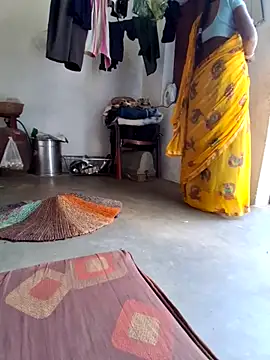 RAYI Queen 3 online show from 11/10/25, 03:55