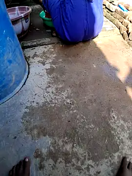 Snapshot of RAYI_Queen_3 chatting on 10/10/25, 03:40 RAYI Queen 3 online show from 10/10/25, 03:40