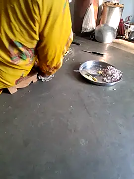 RAYI Queen 3 online show from 11/14/25, 10:19