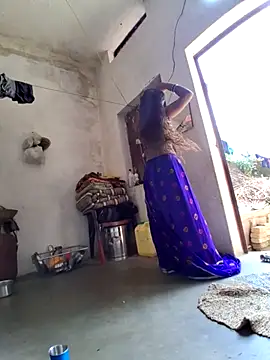 Snapshot of RAYI_Queen_3 chatting on 09/12/25, 05:40 RAYI Queen 3 online show from 09/12/25, 05:40